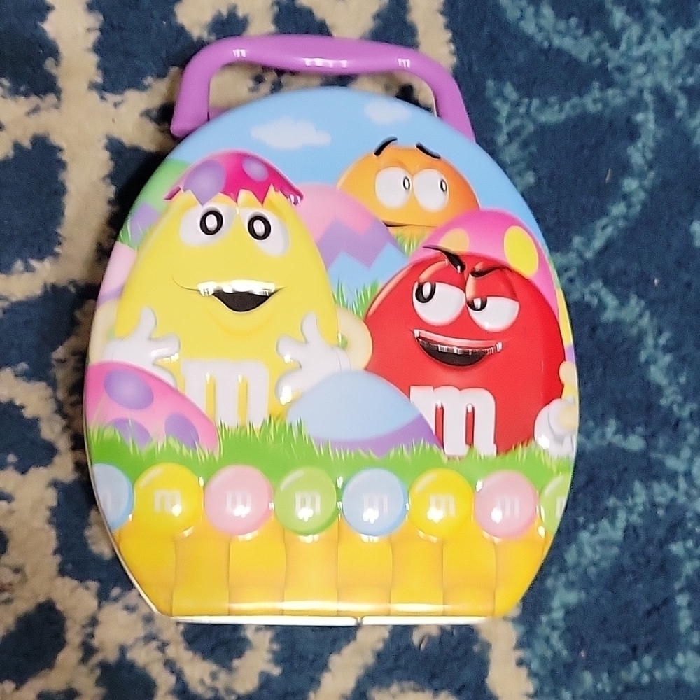 2001 Vintage M&M's Easter Egg-shaped metal tin lunchbox